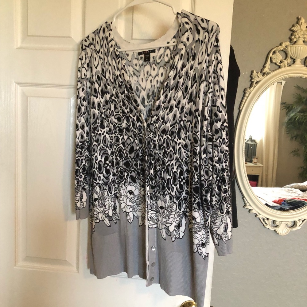 Soft cardigan with black gray and white print